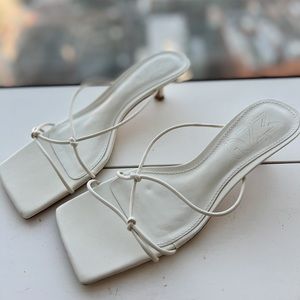 New white kitten heels/ sandals